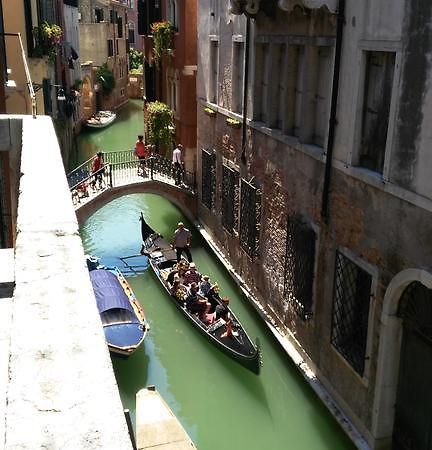 Balcone Sul Canale Veneza Exterior foto