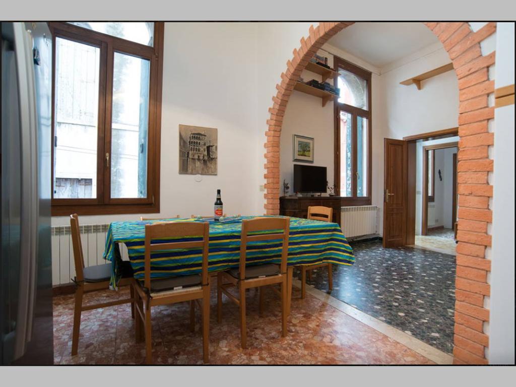 Balcone Sul Canale Veneza Exterior foto